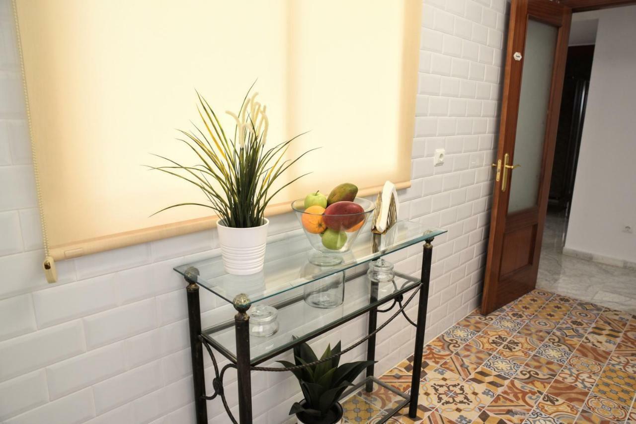 Homely Malaga Don Cristian Con Parking Privado Exterior photo